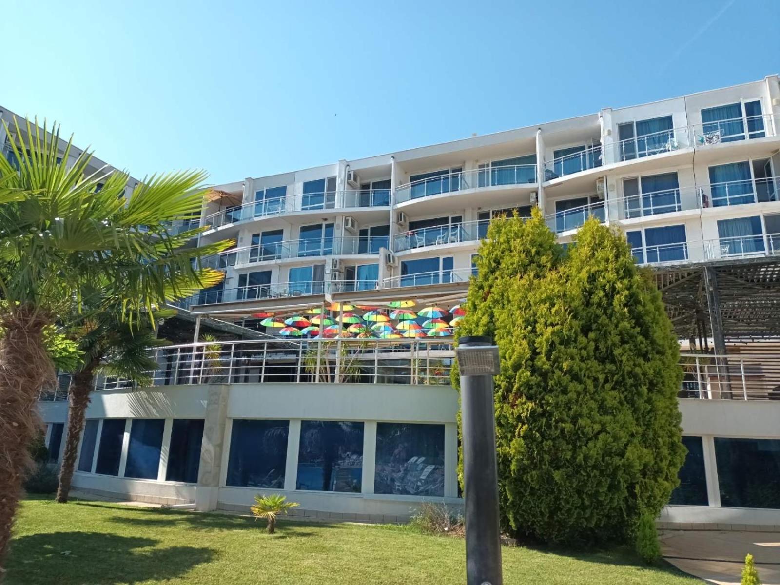 Design Studio In Atlantis Resort&Spa, Burgas Airport Esterno foto