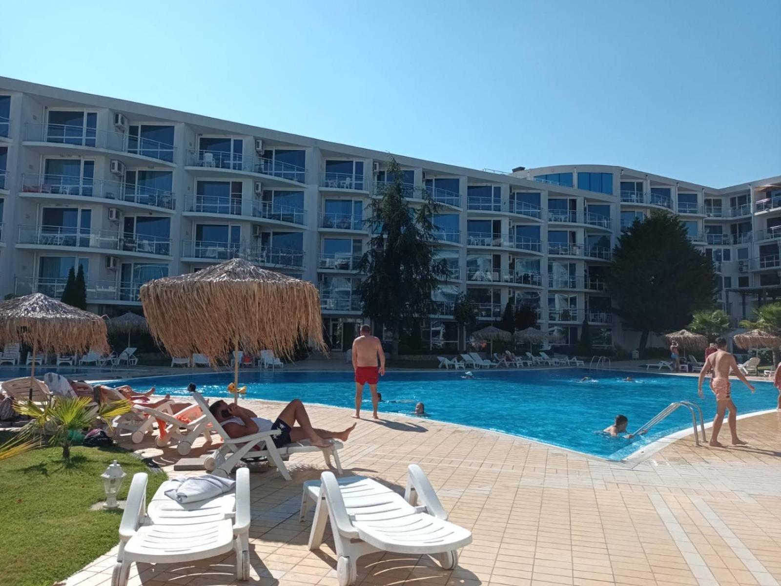 Design Studio In Atlantis Resort&Spa, Burgas Airport Esterno foto